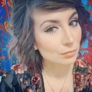 Meet your Posher, Ariel